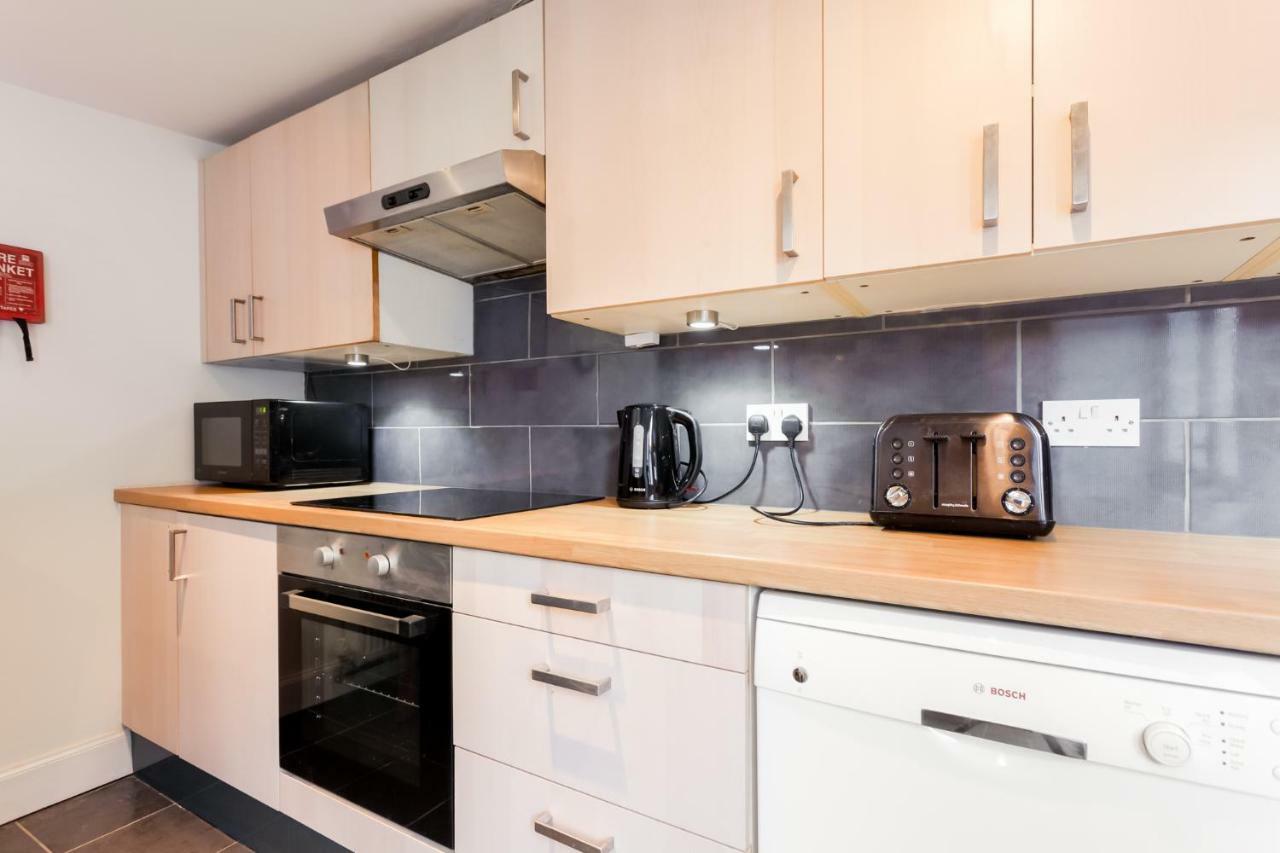 Gorgeous Town Centre Apt With Courtyard Garden Bournemouth Exterior foto
